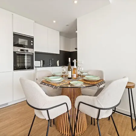 Stylish 2-bedroom In Casares * Estepona