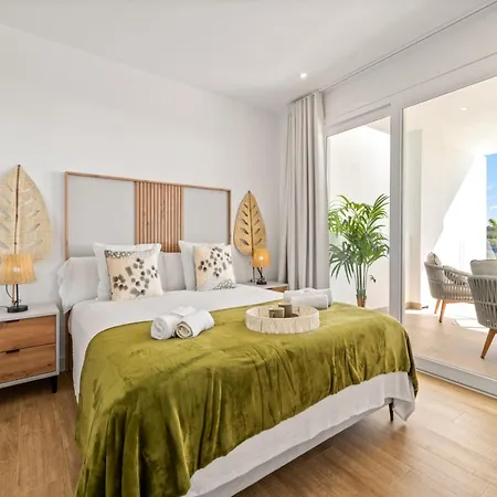Lejlighed Stylish 2-bedroom In Casares Estepona