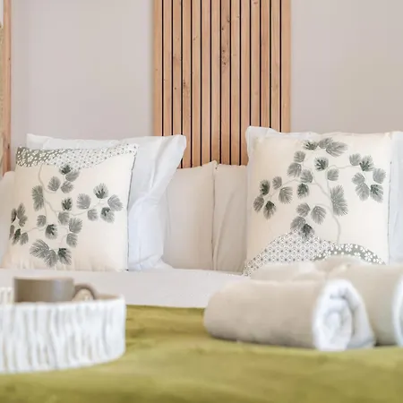 Stylish 2-bedroom In Casares Lejlighed Estepona