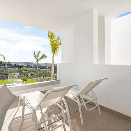 Stylish 2-bedroom In Casares Estepona