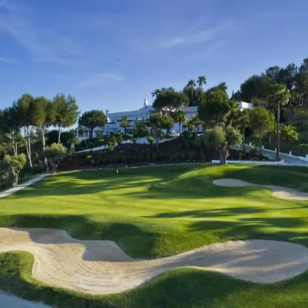 Stylish 2-bedroom In Casares Lejlighed Estepona